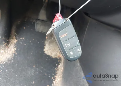 2021 Jeep Compass Latitude 4X4 z USA, uszkodzony, nr VIN 3C4NJDBB8MT540973